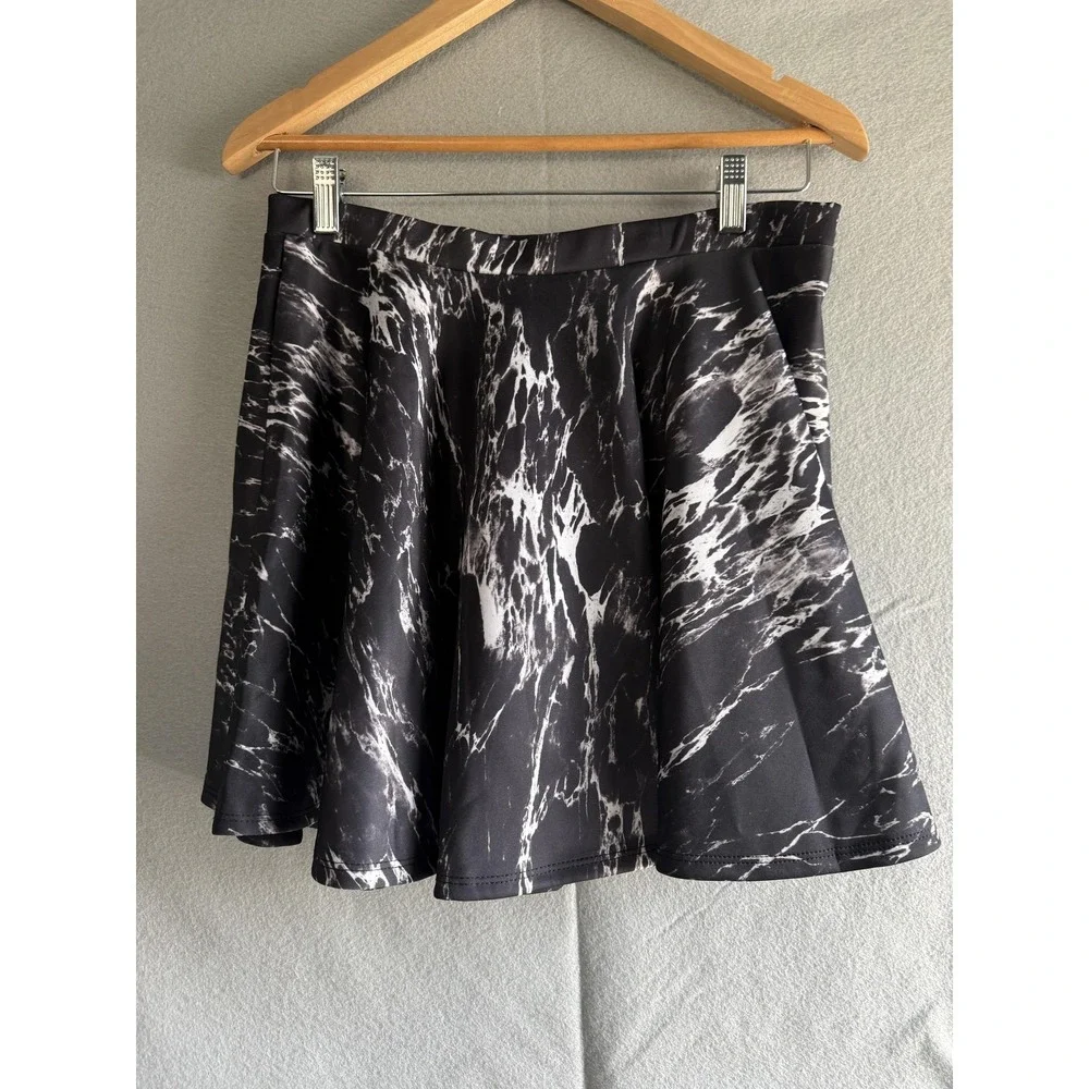 Nasty Gal Skirt Womens‎ Large Black Marble Print Skater Mini Stretch Made USA